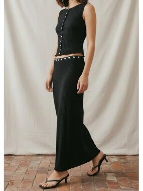 LISA SAYS GAH Sammy Crinkle Skirt W/ Shell Buttons, Caviar Dreams, Large